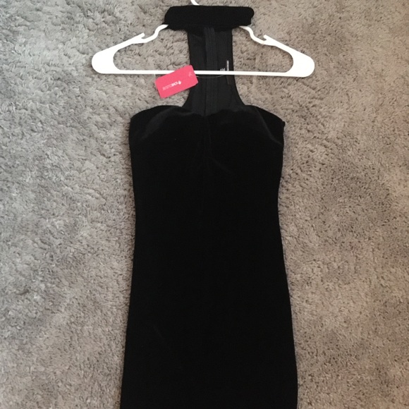 Fitted Black Velvet Dress - Picture 1 of 2